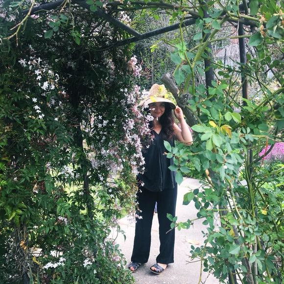 Meet your Posher, Ynez - Picture 1 of 1